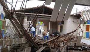 Comunidade se une para recuperar igreja atingida por chuvas