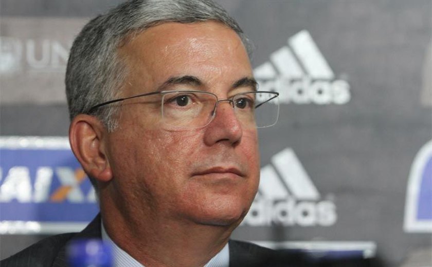 Arnaldo Barros anuncia saída de diretoria de futebol do Sport