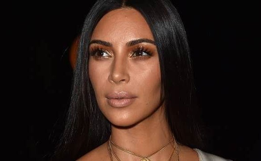 Kim Kardashian achou que seria estuprada e assassinada durante assalto em Paris