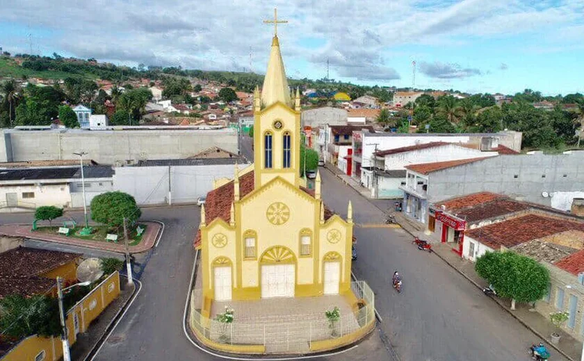 Família é surpreendida por assalto enquanto assistia missa pela televisão