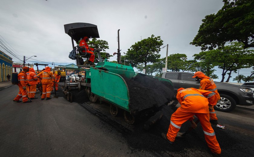 Secretaria de Infraestrutura inicia obras para renovar pavimentação da Avenida da Paz