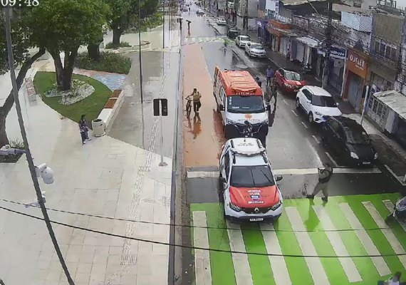 Câmeras da SSP flagram agressão na Praça Deodoro e PM prende suspeito