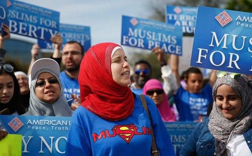 Link sobre proibição a muçulmanos é retirado de site da campanha de Trump