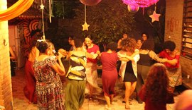 Presença da Mestra Zeza do Coco no Cocada: Substantivo Feminino