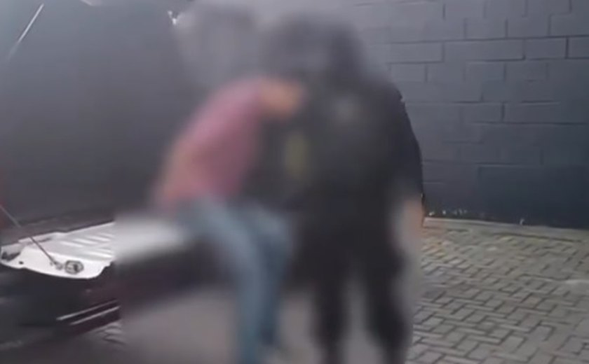 Homem é preso por tentativa de estelionato em agência bancária na Ponta Verde