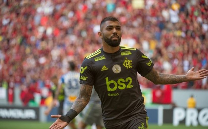 Flamengo denuncia racismo em ofensas de torcida a Gabigol