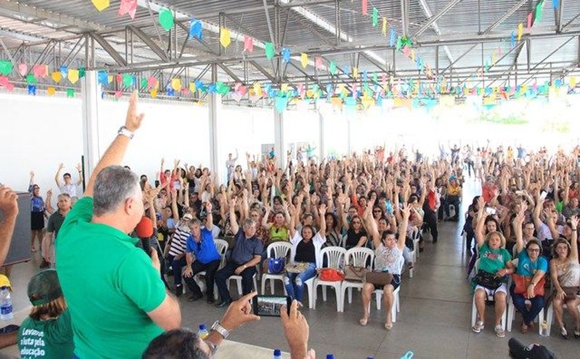 Servidores de Maceió paralisam atividades nos dias 20 e 21