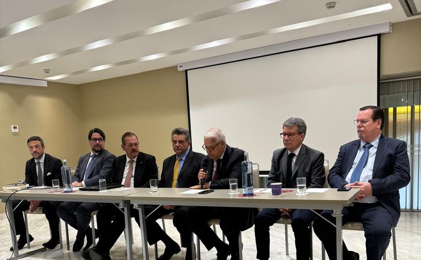 Ministro Humberto Martins Participa de Seminário Internacional em Barcelona