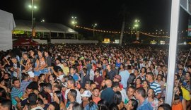 Shows do Arraial Central lotam o estacionamento de Jaraguá