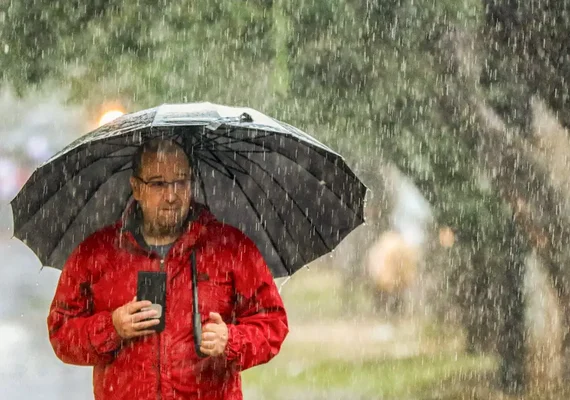 Tempestades atingem Região Sul neste domingo e devem se estender nos próximos dias