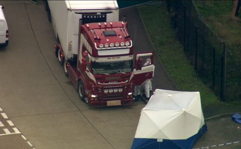 Polícia britânica diz que corpos encontrados em caminhão são de vietnamitas