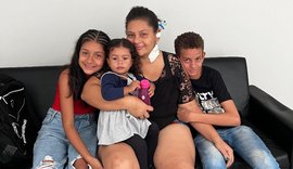 Mãe e filhos que não se viam há 14 dias se reencontram no Hospital Regional do Alto Sertão