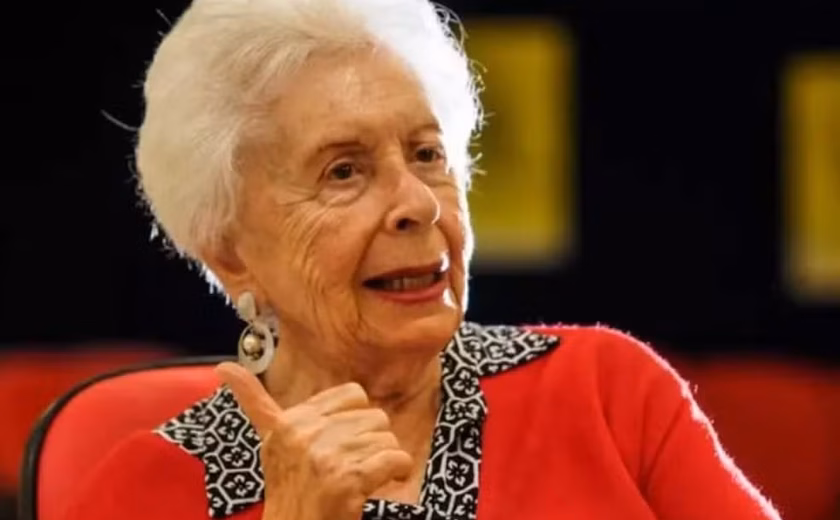 Paulão lamenta morte de Clara Charf