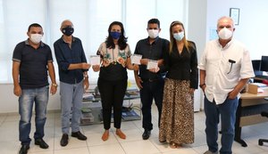 Casal orienta o que deve ser feito em caso de furto de hidrômetro
