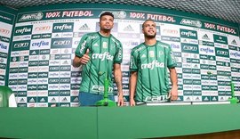 Lateral direito Mayke e zagueiro Juninho são apresentados no Palmeiras