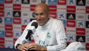 Em entrevista coletiva, Zidane confirma saída de Danilo do Real Madrid