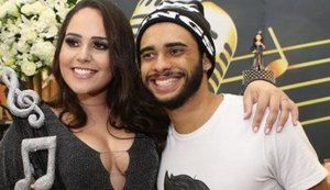 Marido de Perlla deduz traição da cantora em A Fazenda e arma escândalo