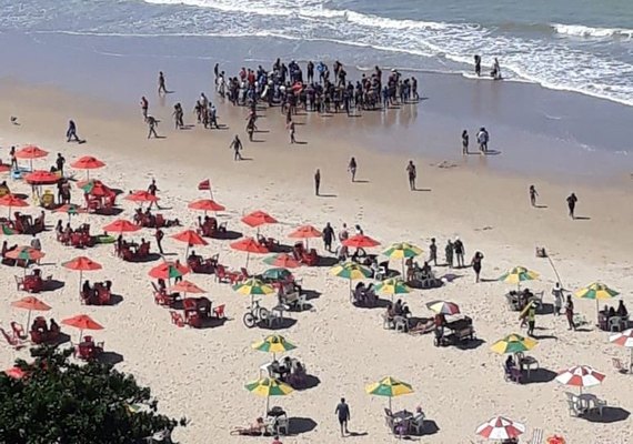 Homem é socorrido após ser atacado por tubarão em Jaboatão dos Guararapes