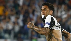 Site diz que Daniel Alves vai rescindir com a Juventus para seguir ao City