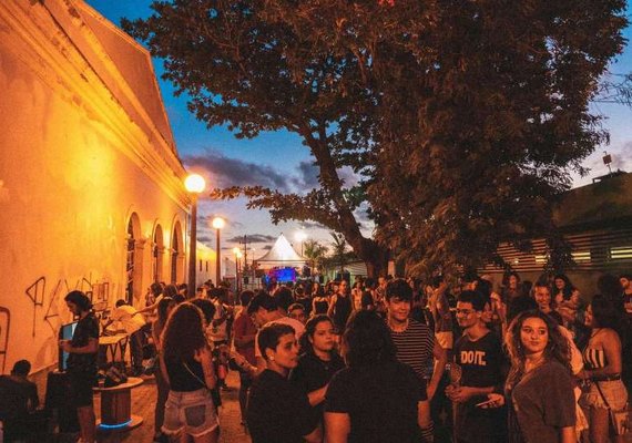 Festival alagoano realiza apresentações e intervenções artísticas nas ruas do Jaraguá