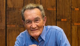 Apresentador do Globo Esporte, Léo Batista, sofre acidente de carro, no Rio de Janeiro