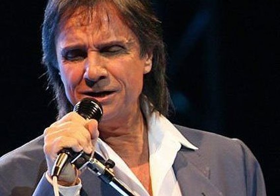 Roberto Carlos sobre viver novo amor: 'Continuo esperando'