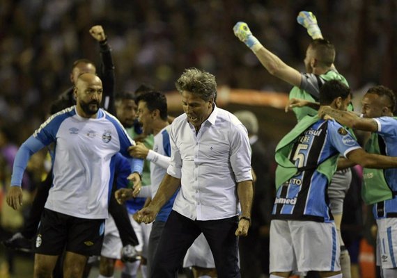 Grêmio vence na Argentina e é tricampeão da Libertadores