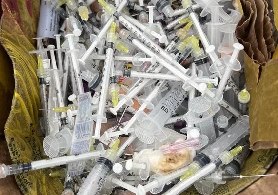 Falsa biomédica é indiciada por descarte irregular de material hospitalar