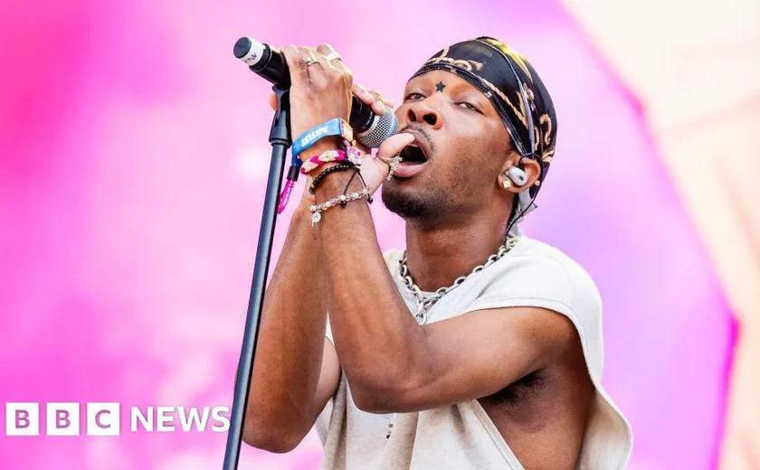 Cantor D4vd, acusado de homicídio, guardava pornografia infantil no celular