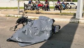 Jovem é morto com tiro na cabeça enquanto seguia de moto por aplicativo em Maceió