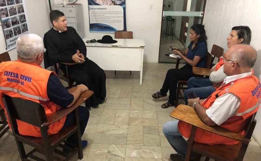 Religiosos colaboram com trabalho da Defesa Civil no Pinheiro