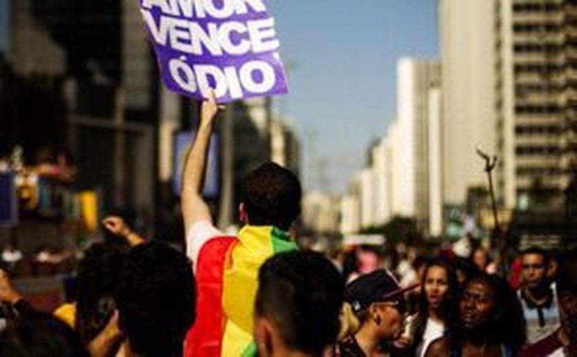 Com 19 trios elétricos, Parada LGBT de SP e deve reunir 3 milhões de pessoas
