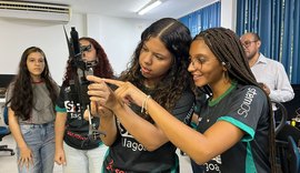 Estudantes da Escola Sesi Cambona trocam experiências com alunos da Ufal