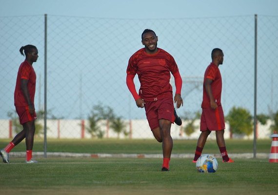 CRB pode ter alterações  para duelo contra o Vitória
