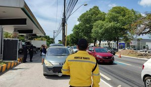 Ação da SMTT registra 24 irregularidades de trânsito no bairro Farol