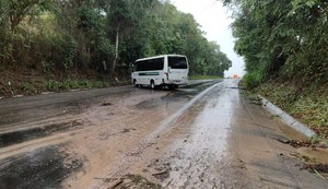 Chuva provoca acidente em Murici e gera alerta nas estradas de Alagoas