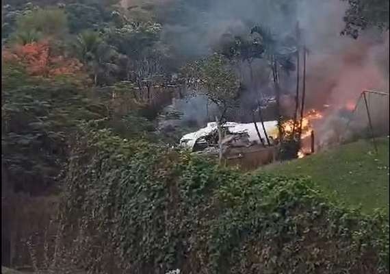Avião com 58 passageiros cai em Vinhedo, no interior de São Paulo