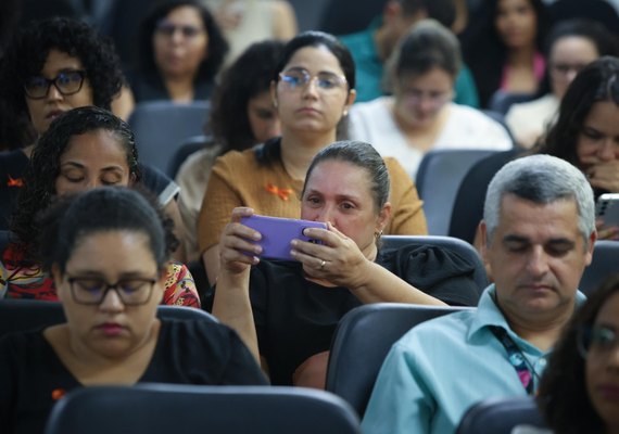 Seduc discute combate à violência contra crianças e adolescentes com formação na rede estadual