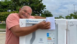 Equatorial entrega geladeiras novas aos sorteados no programa de eficiência energética