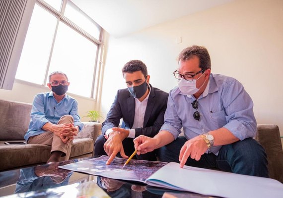 JHC discute retomada de investimentos e geração de emprego em Maceió