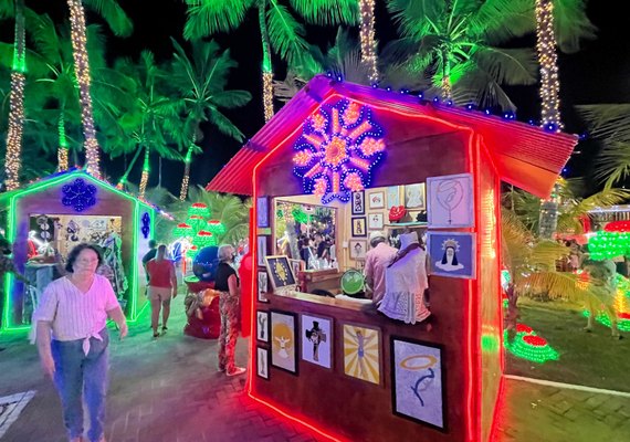 Artesãos de Maceió expõem peças na Vila do Papai Noel na Praça Gogó da Ema