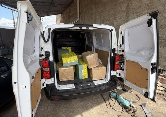Fiscalização da Sefaz identifica 75 kg de drogas e mil cigarros eletrônicos em Arapiraca