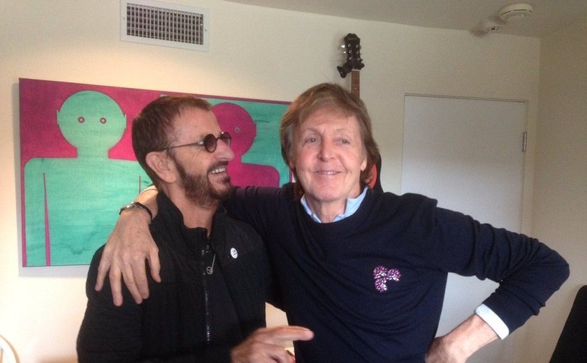 Ringo Starr comemora 77 anos em Los Angeles e Paul McCartney o parabeniza