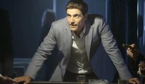 Vem por aí! Destruído com o divórcio, Régis se embebeda e gasta dinheiro