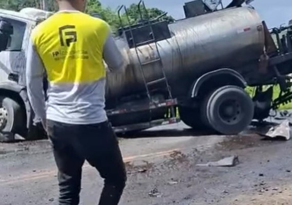 Acidente envolvendo quatro veículos deixa trânsito lento na BR-424 entre Viçosa e Cajueiro