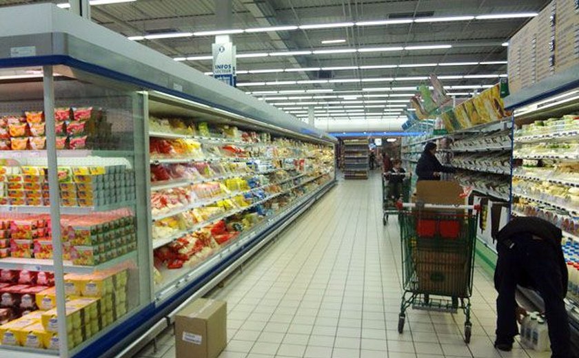 Vendas em supermercados caíram 7% no Natal