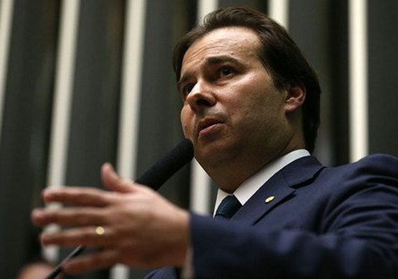 Rodrigo Maia diz que é preciso votar rapidamente denúncia contra Temer