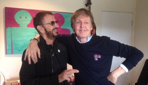 Ringo Starr comemora 77 anos em Los Angeles e Paul McCartney o parabeniza