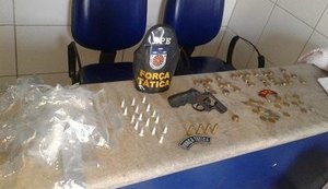 BPE apreende menor com arma de fogo escondida em residência no Jacintinho