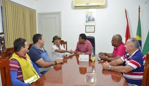 Prefeito recebe presidente da Casal para anunciar água encanada na zona rural